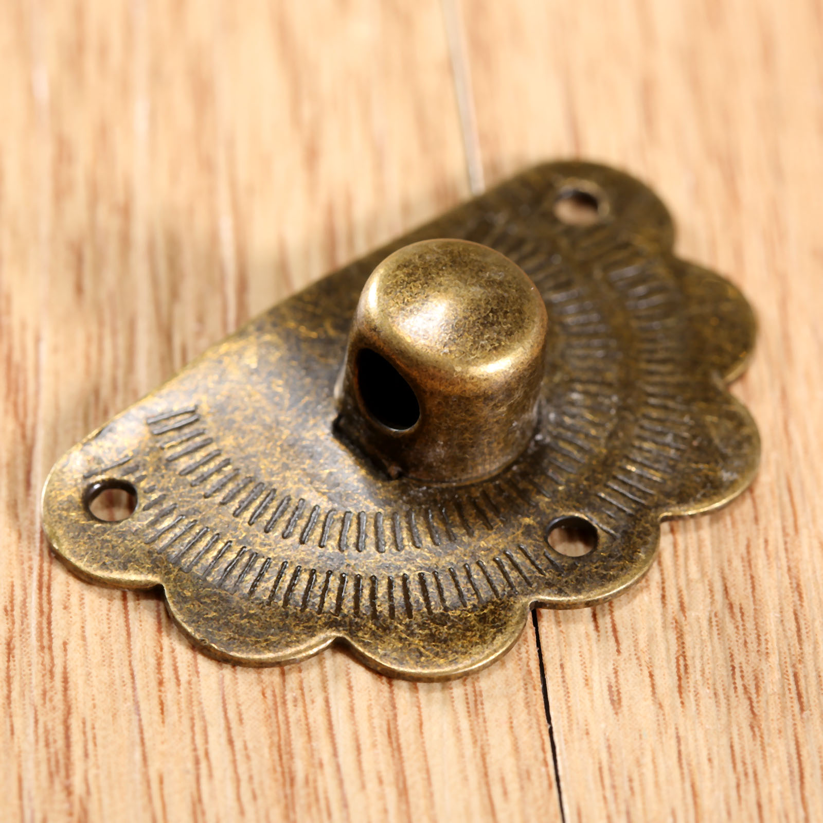 قفل صندوق مجوهرات خشبي عتيق ال - مراجعة Antique Brass Hook وسعره